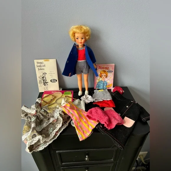 1968 Pepper Doll & Accessories - Picture 2 of 6